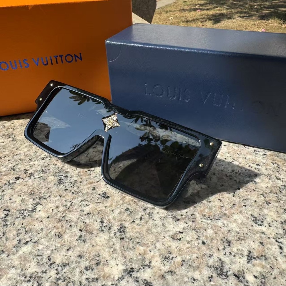 Louis Vuitton Black Sunglasses